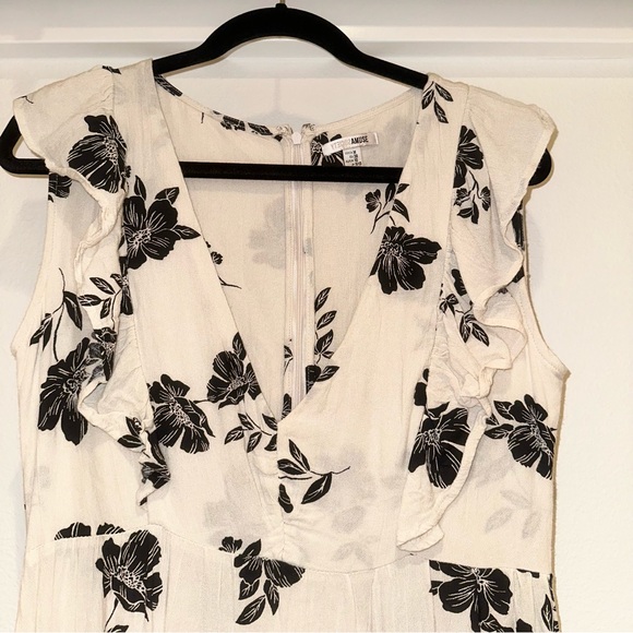 Amuse Society The Carolina Maxi Dress Tropical Floral
Pattern Ruffle Sleeve - Picture 9 of 9